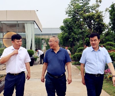 全省民建会员之家建设观摩团参观洛阳尊龙凯时集团民建“会员之家”